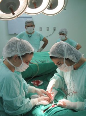 Intervenţie în premieră în chirurgia cardiovasculară din România